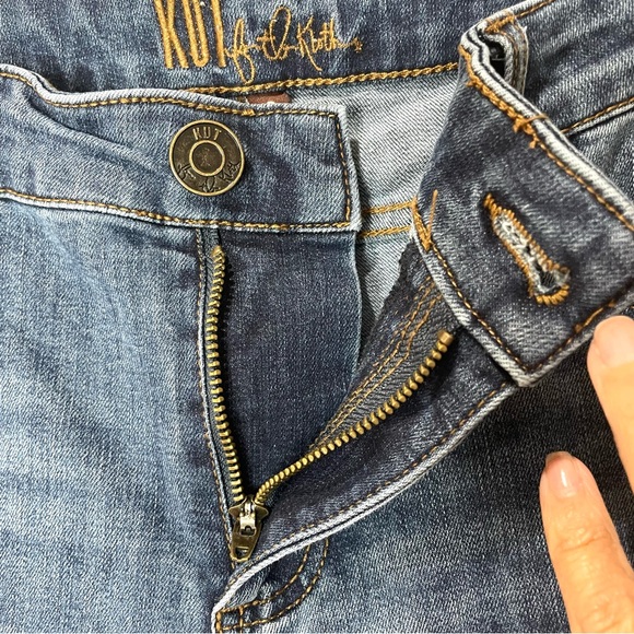 KUT From The Kloth Jeans  Mid Rise Boyfriend  Blue Denim SZ 6  EUC - Picture 4 of 14